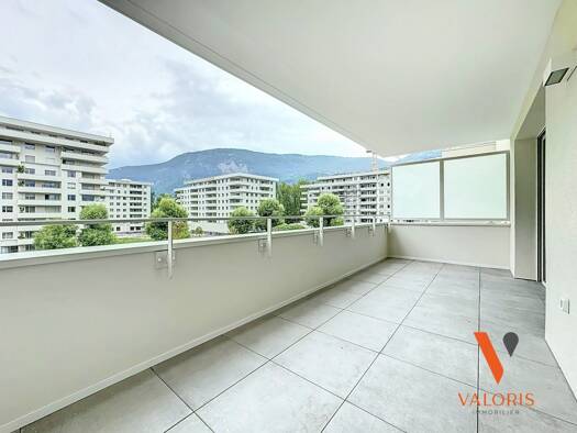 Appartement à louer 1 063 € 3 pièces 2 chambres 64 m² Étage 3/3 Bealieres Meylan 38240