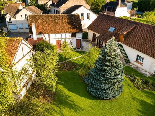 Maison à vendre 160 000 € 7 pièces 4 chambres 115 m² 1 175 m² de terrain Champcevrais 89220
