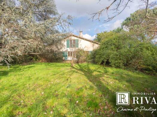 Maison à vendre 326 000 € 6 pièces 4 chambres 160 m² 1 420 m² de terrain Carignan-de-Bordeaux 33360