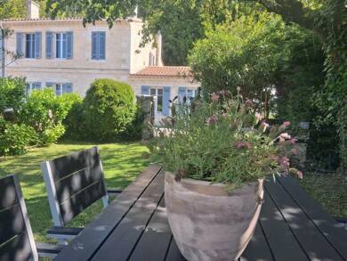 Maison à vendre 375 000 € 5 pièces 4 chambres 205 m² 2 138 m² de terrain Bayon-sur-Gironde 33710