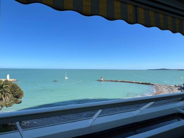 Appartement à louer 1 600 € 2 pièces 1 chambre 54,2 m² Étage 4/16 Villeneuve-Loubet 06270