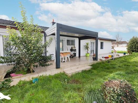 Maison de plain-pied à vendre 250 275 € 6 pièces 3 chambres 107 m² 714 m² de terrain Soues 65430