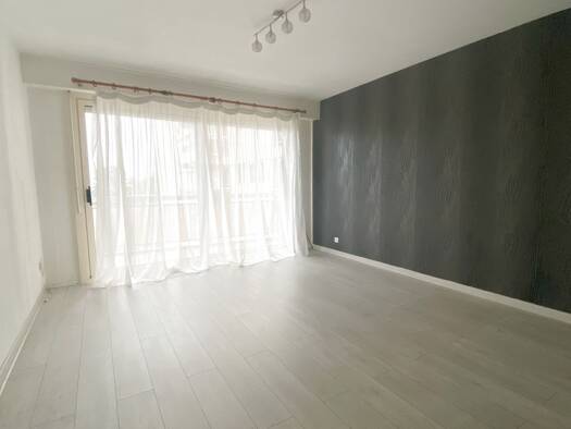 Appartement à louer 850 € 3 pièces 2 chambres 69,5 m² Étage 2/5 Angers 49000
