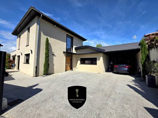 Maison à vendre - Première occupation 650 000 € 7 pièces 4 chambres 165 m² 730 m² de terrain Reyrieux 01600