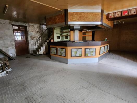 Maison à vendre 115 500 € 15 pièces 5 chambres 316 m² 545 m² de terrain Sainte-Gemme-la-Plaine 85400