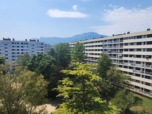 Appartement à vendre 148 000 € 3 pièces 2 chambres 76 m² Étage 6/8 Teyssère Saint-Martin-d'Hères 38400