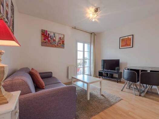 Appartement à louer 2 150 € 2 pièces 1 chambre 42 m² Étage 1/1 Serris 77700