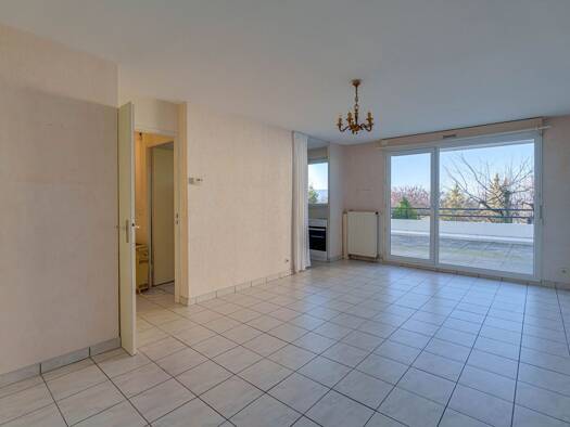 Appartement à vendre 210 000 € 2 pièces 1 chambre 48 m² RDC Ville Haute Évian-les-Bains 74500