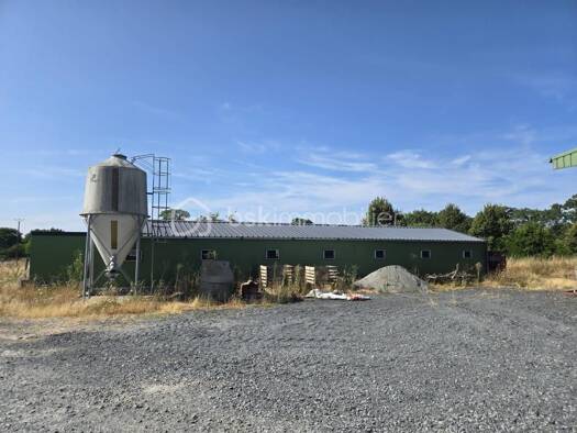 Terrain à vendre 333 400 € 30 000 m² de terrain Martigné-sur-Mayenne 53470