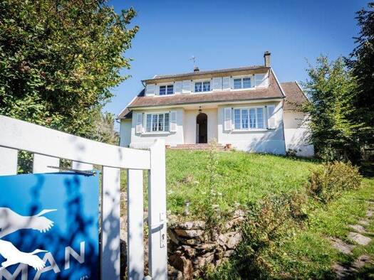 Maison de plain-pied à vendre 197 963 € 10 pièces 4 chambres 195 m² 1 099 m² de terrain St Privat 19220