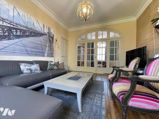 Maison à vendre 551 240 € 8 pièces 6 chambres 250 m² 1 624 m² de terrain Locmine 56500