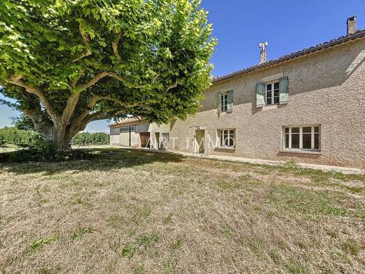 Mas à vendre 590 000 € 2 pièces 4 chambres 251 m² 9 730 m² de terrain Robion 84440