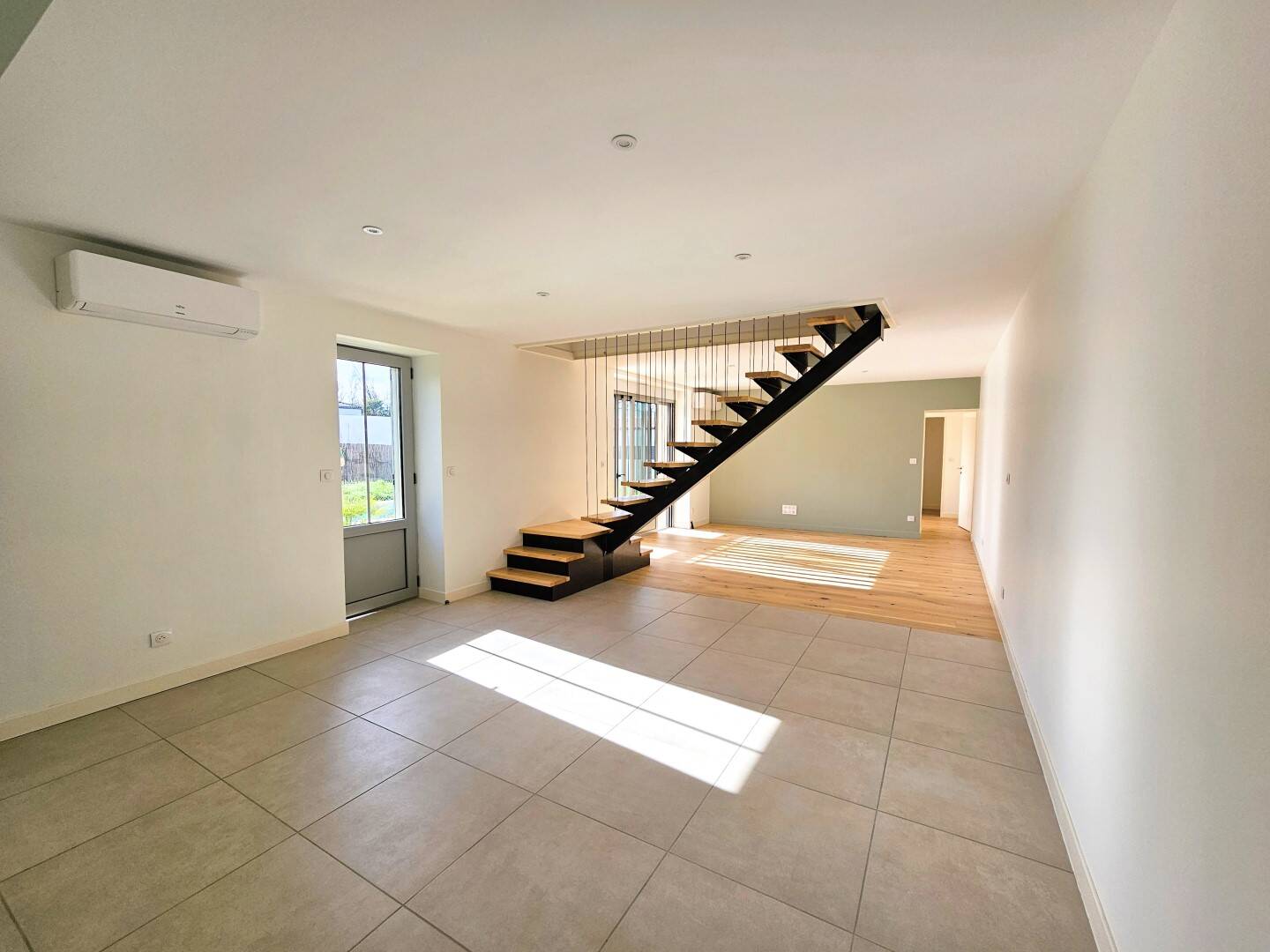 Maison à vendre, 162m², SAINT LAURENT DE LA PREE