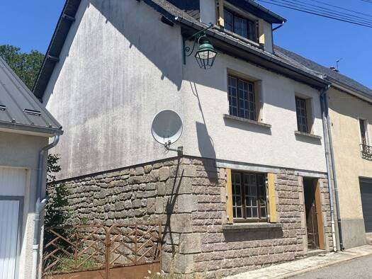 Maison de ville à vendre 79 900 € 4 pièces 3 chambres 100 m² 1 008 m² de terrain Sornac 19290