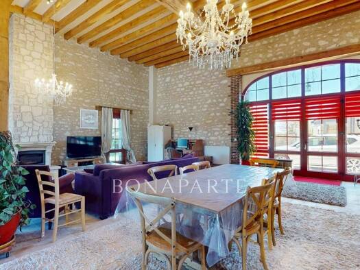 Maison à vendre 690 000 € 7 pièces 5 chambres 280 m² 8 393 m² de terrain Villeneuve-l'Archevêque 89190