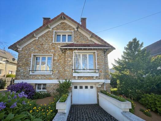 Maison de plain-pied à vendre 350 000 € 6 pièces 3 chambres 113 m² 427 m² de terrain Georges Pitard Sainte-Geneviève-des-Bois 91700