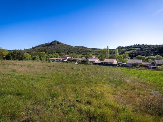 Terrain constructible à vendre 98 000 € 585 m² de terrain Cabrières 34800