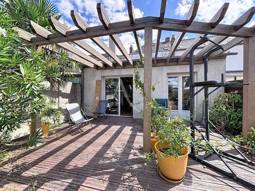 Maison à vendre 265 500 € 6 pièces 4 chambres 123 m² 273 m² de terrain Faubourg Château-Gontier-sur-Mayenne 53200