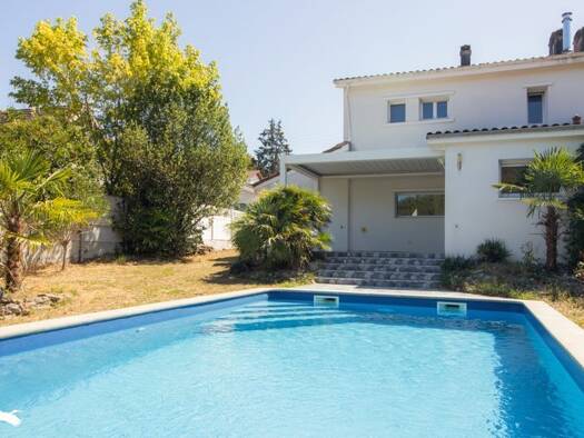 Maison à vendre 251 904 € 4 pièces 2 chambres 84 m² 2 009 m² de terrain Salies-de-Béarn 64270