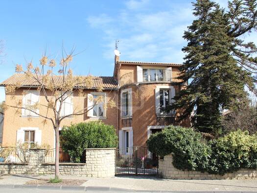 Maison à vendre 470 250 € 9 pièces 5 chambres 282 m² 1 684 m² de terrain Le Village Sarrians 84260