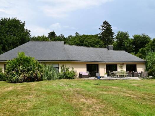 Maison à vendre 357 000 € 6 pièces 3 chambres 140 m² 5 470 m² de terrain Tonquédec 22140