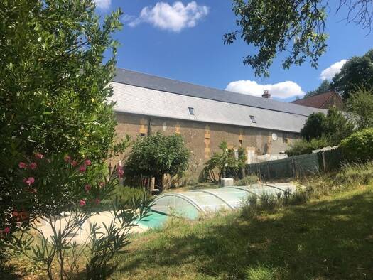 Maison à vendre 490 000 € 19 pièces 11 chambres 440 m² 32 514 m² de terrain Saint-Sulpice 58270