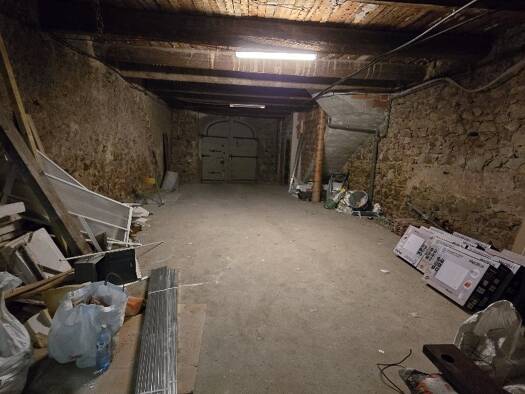 Parking à louer 700 € 100 m² Clermont-l'Hérault 34800