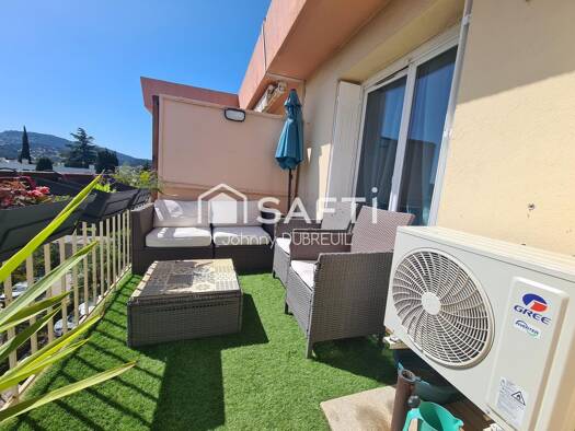 Appartement à vendre 269 000 € 4 pièces 3 chambres 76 m² Étage 4/4 Olbius Riquier-Nartettes Hyères 83400