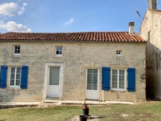 Maison à vendre 112 500 € 4 pièces 2 chambres 90 m² 843 m² de terrain Longré 16240