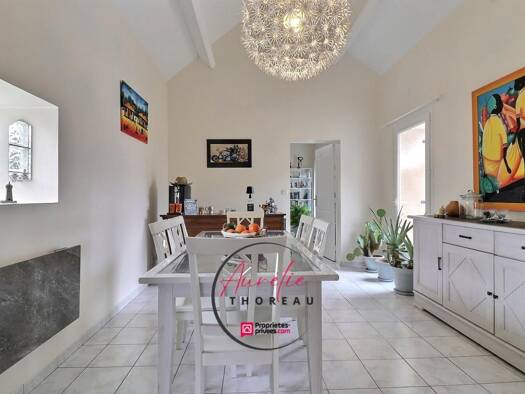 Maison de plain-pied à vendre 168 990 € 5 pièces 2 chambres 91,5 m² 383 m² de terrain Courcy-aux-Loges 45300