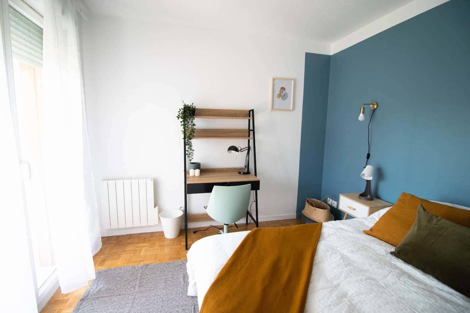 Spacious 15m² bedroom to rent in Grenoble -G016 - Colocation — 2