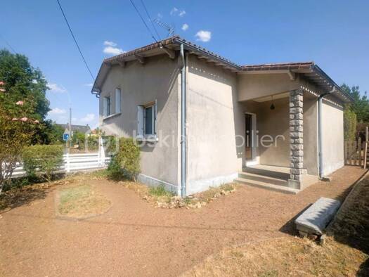 Maison à vendre 120 000 € 4 pièces 2 chambres 70 m² 389 m² de terrain La Mara Parthenay 79200