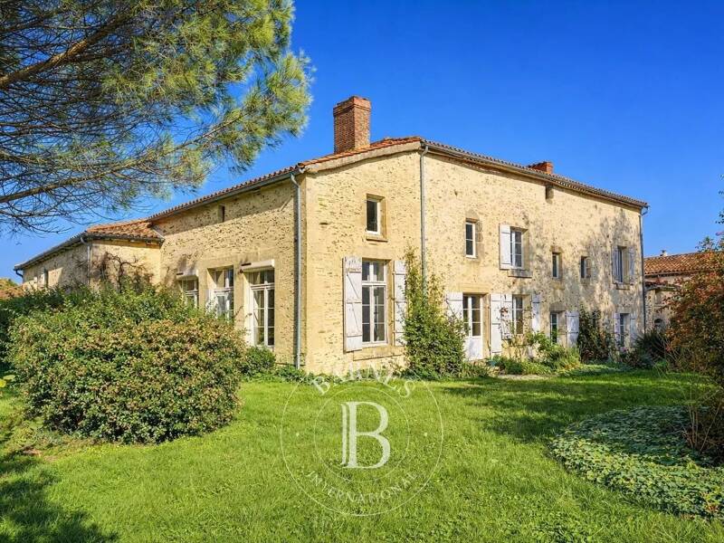 Maison à vendre, 396m², LA CHATAIGNERAIE