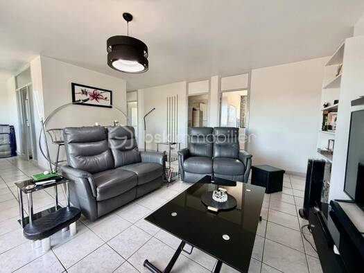 Appartement à vendre 262 000 € 4 pièces 3 chambres 92 m² Étage 3/3 Pontaillac Royan 17200