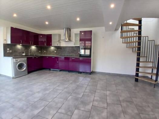 Maison à louer 700 € 4 pièces 2 chambres 76 m² 308 m² de terrain Bayard-sur-Marne 52170