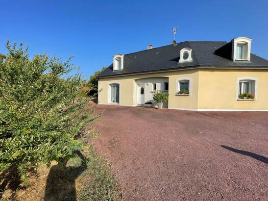 Maison à vendre 312 000 € 5 pièces 4 chambres 172 m² 1 805 m² de terrain Auvers-le-Hamon 72300