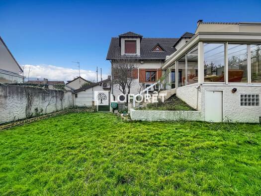 Maison à vendre 855 000 € 8 pièces 5 chambres 167 m² 470 m² de terrain Village Doumer Carrières-sur-Seine 78420