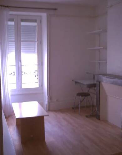 Appartement à louer 500 € 1 pièce 23 m² 2ème étage Ouest-Corne de Cerf-Guignegault Orléans 45000