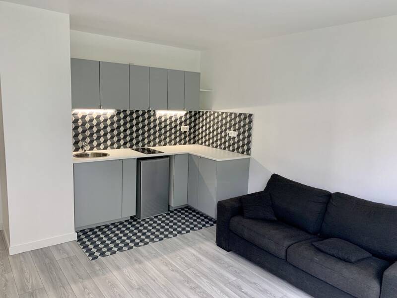 Maison à louer, 25m², PARIS 18E