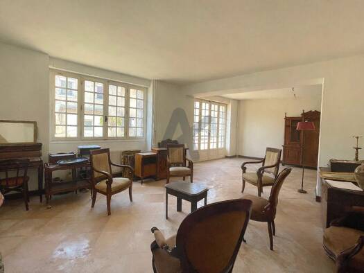 Maison à vendre 225 000 € 9 pièces 7 chambres 249 m² 243 m² de terrain Châtillon-la-Palud 01320