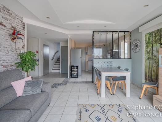 Duplex à vendre 252 000 € 5 pièces 4 chambres 116 m² Étage 5/5 Le Pont-de-Claix 38800