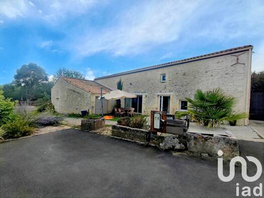 Maison à vendre 280 000 € 7 pièces 4 chambres 186 m² 857 m² de terrain Bords 17430