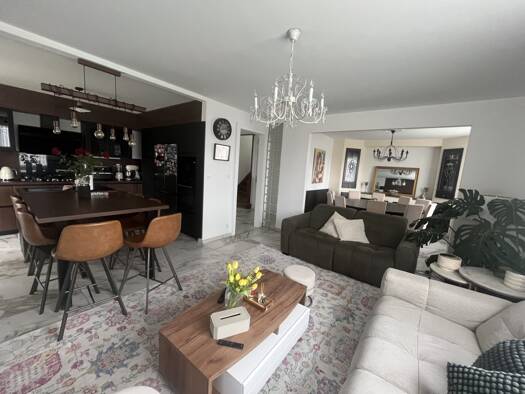 Villa à vendre 395 000 € 5 pièces 4 chambres 250 m² 1 430 m² de terrain Domérat 03410