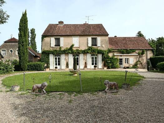 Maison à vendre 758 000 € 14 pièces 1 chambre 416 m² Marnay 70150