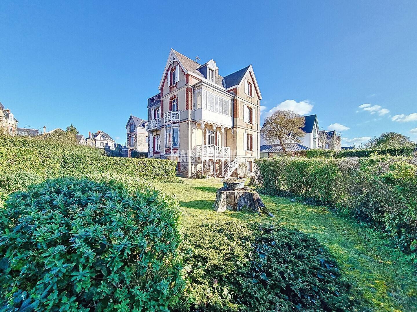 Maison à vendre, 264m², SAINT LUNAIRE