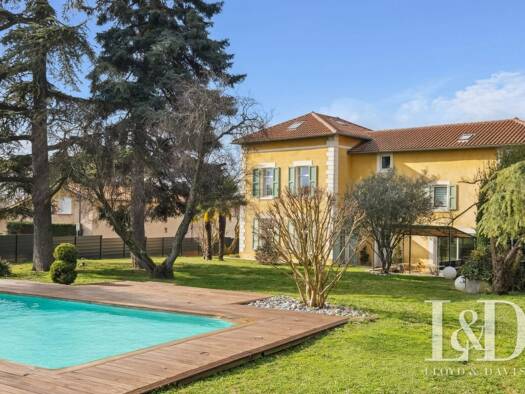 Maison à vendre 890 000 € 9 pièces 5 chambres 280 m² 1 550 m² de terrain Reventin-Vaugris 38121
