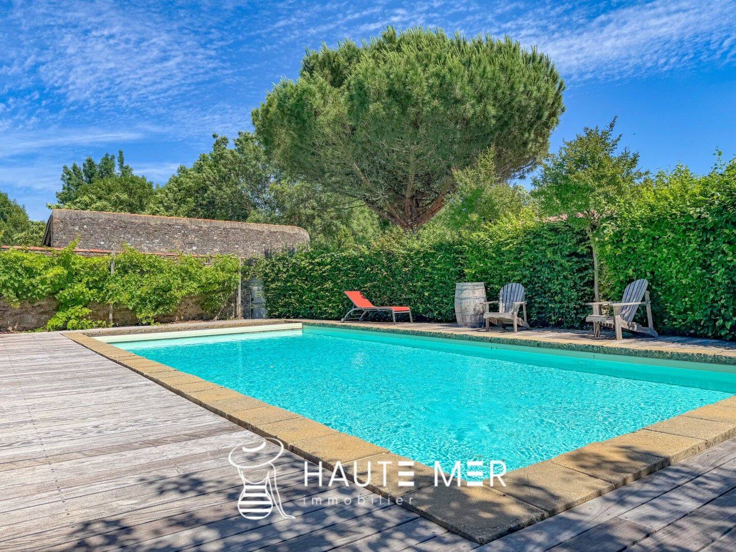 Maison à vendre, 318m², TALMONT SAINT HILAIRE