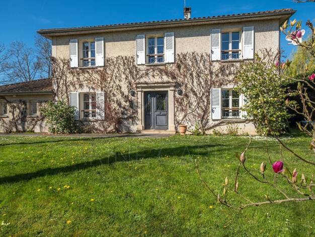 Maison à vendre - Première occupation 1 140 000 € 6 pièces 4 chambres 182 m² 1 500 m² de terrain Charbonnières-les-Bains 69260