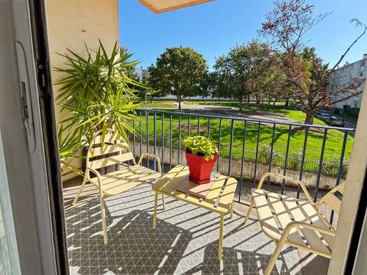 Duplex à vendre 197 000 € 3 pièces 2 chambres 90,7 m² RDC Pau Sud Pau 64000