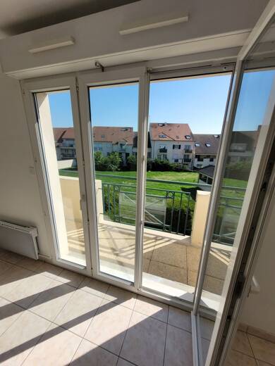 Appartement à louer 860 € 2 pièces 1 chambre 42 m² Étage 1/3 Centre Sud Claye-Souilly 77410